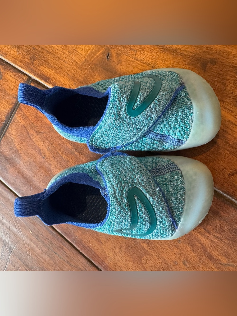 Nike Teal Blue Lightweight Velcro Toddler Shoes | 7C